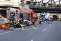 LKW blieb unter Bruecke haengen Koeln Ehrenfeld Innere Kanalstr Hornstr P160